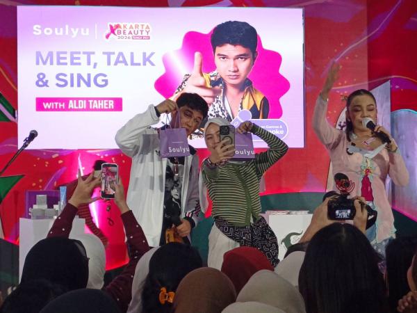 Aldi Taher Hebohkan JakartaXBeauty, Bagikan Goodie Bag Soulyu!