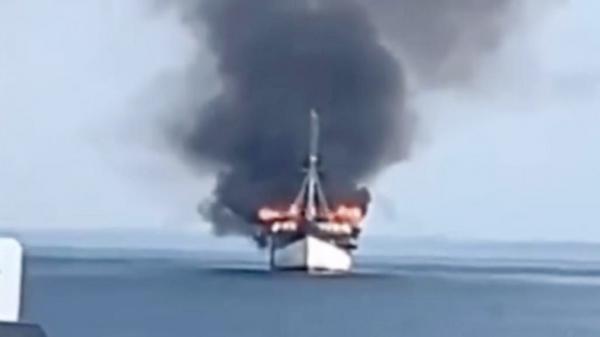 Kapal Wisata Pinisi Terbakar di Bulukumba, Milik Warga Depok Jabar