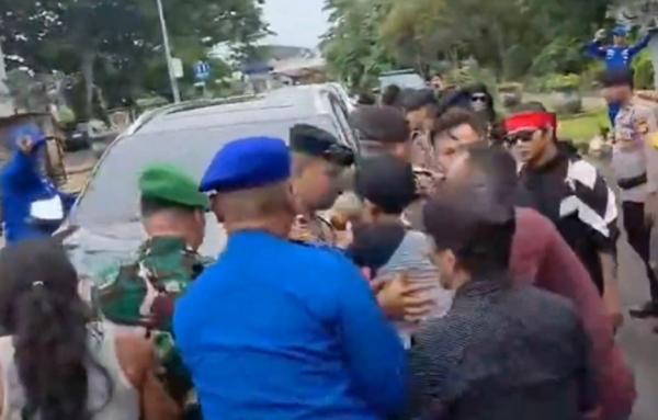 Viral Video Massa Seribu Gong Adang Ustaz Abdul Somad, Kapolres Kubar:Hoaks!