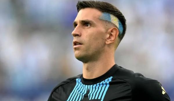 Juventus Mulai Ragu Kejar Emiliano Martinez, Aston Villa Incar Zion Suzuki