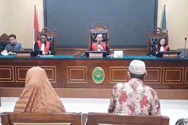Cekcok Asap Sampah Berujung Saling Pukul dengan Tetangga, Pasangan Lansia di Blora Diadili