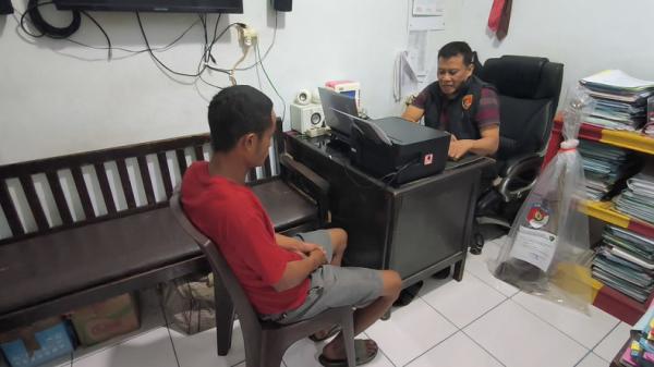 Terungkap! Sopir Ekspedisi Tewas di Kamar Kos Makassar Dibunuh Rekan Kerja, Pelaku Ditangkap