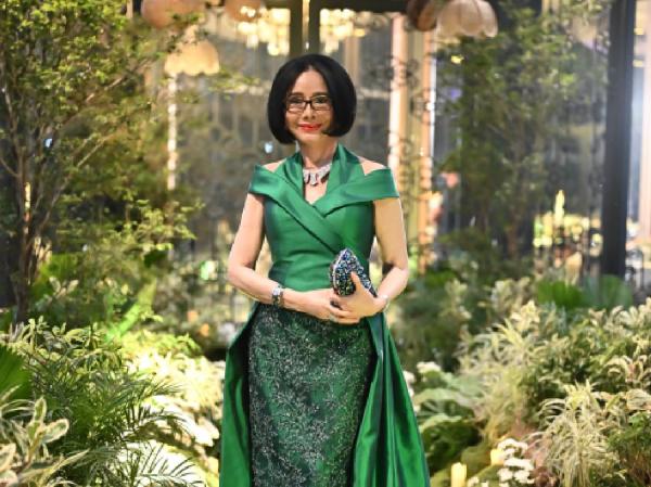 Poppy Dharsono Ultah ke-75, Dedikasi untuk Fashion Indonesia Tak Kenal Waktu!
