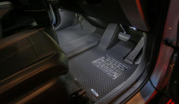 Otoproject Kembangkan Karpet Mobil Anti Bau Berteknologi 3D