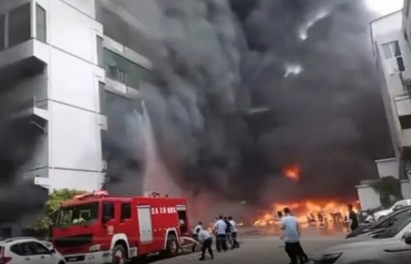 Ngeri! Kebakaran Pabrik Sepatu, Puluhan Pekerja Tewas