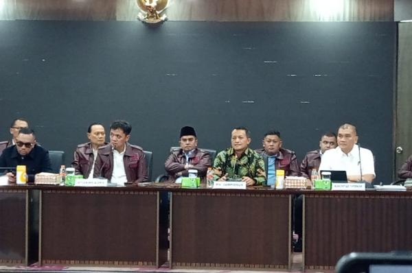 Polisi Tetapkan Eks Jampidsus Febrie Adriansyah Tersangka Bersama 1 Orang Lain, Siapa?