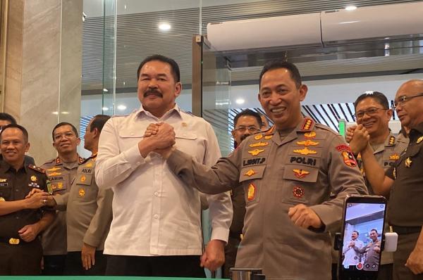 Kapolri Bertemu Jaksa Agung: Polri dan Kejaksaan Tak Pernah Ada Masalah