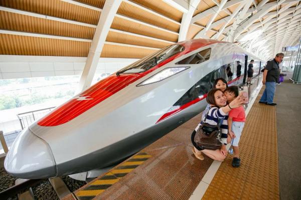 Tiket Kereta Cepat Whoosh Habis Terus? 5 Cara Dapat Kursi di Tanggal yang Kamu Mau