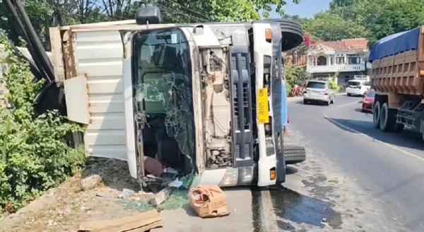 Kecelakaan Maut Truk Kontainer Tabrak Motor di Cirebon, Ibu dan Bayi Tewas