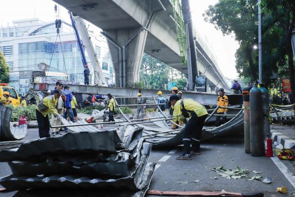 JPO Tendean Hancur Ditabrak Truk, Pramono Serahkan Proses Hukum ke Aparat