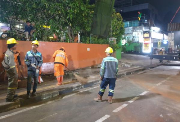 JPO Tendean yang Rusak Imbas Ditabrak Truk Rampung Dibongkar