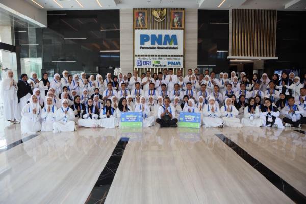 Dari Pengabdian Jadi Nilai Ibadah, PNM Berangkatkan Ratusan Karyawan Tanah Suci