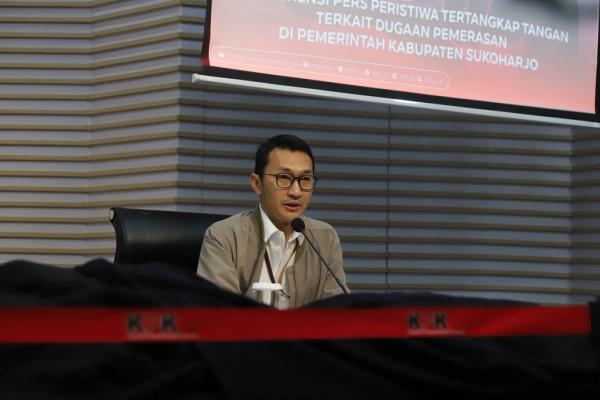 KPK Sita Uang hingga Perhiasan saat Geledah Rumah Dinas Bupati hingga Kantor Pemkab Sukoharjo