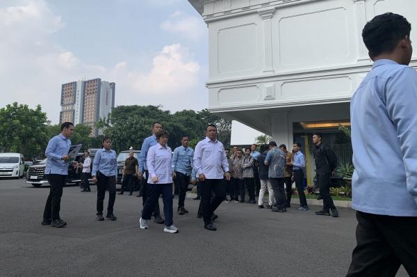Prabowo Kumpulkan Menteri hingga Kepala Lembaga ke Istana, Bahas Apa?