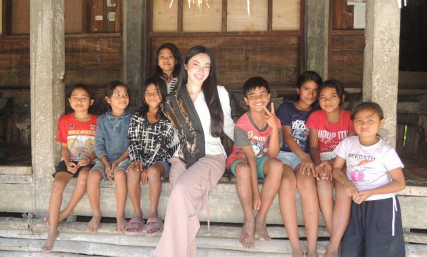 Hadirkan Listrik hingga Bangun Aula, Audrey Bianca Bawa Perubahan Nyata untuk Kampung Latepalolo