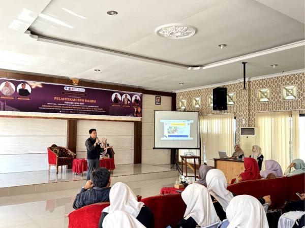 Gelar wicara UMTS Peneliti BRIN mengajak mahasiswa menjadi agen bahasa lokal. (Foto: Istimewa)