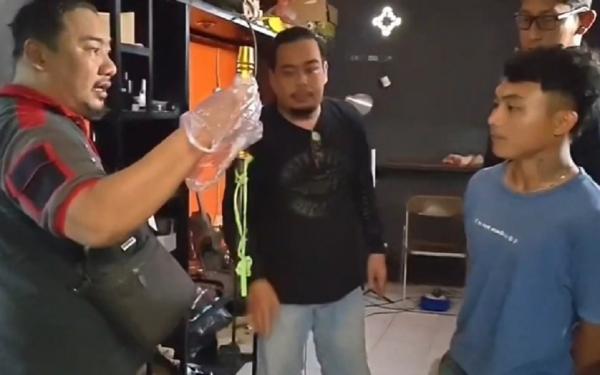 Kesal Tunangan Diganggu, Pemuda di Lumajang Bacok Pria Pakai Samurai
