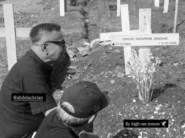 Tangis Abdel Pecah di Depan Makam Temon, Rindu Sahabat Seperjuangan