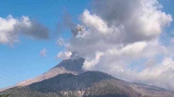 Gunung Lewotobi Laki-Laki Meletus Lagi, PVMBG Tetapkan Zona Bahaya 5 Km