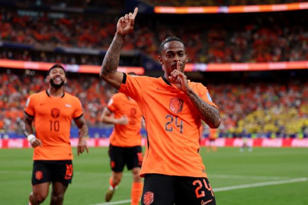 DEAL! West Ham Sepakat Lepas Winger Muda Belanda ke AS Roma, Harganya Rp963 Miliar