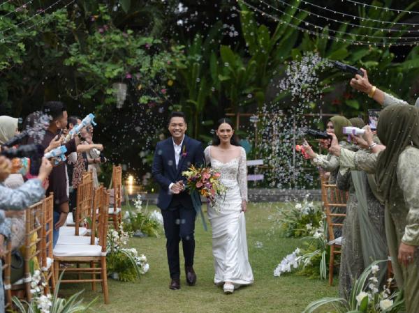 Nikah hingga Honeymoon di Satu Tempat Jadi Pilihan Pasangan Muda, Ini Alasannya!