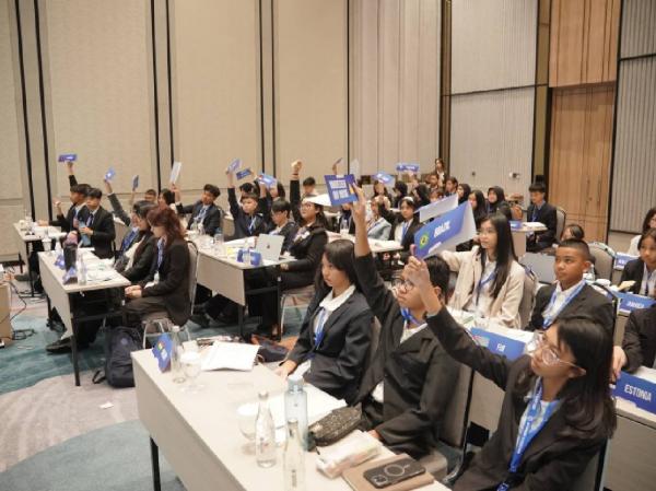 Tak Cukup Nilai Bagus, Pelajar Kini Dituntut Punya Skill Diplomasi
