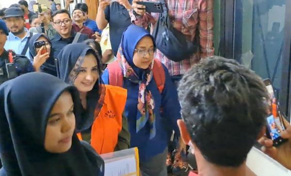 Bupati Pekalongan Nonaktif Fadia Arafiq Didakwa Gratifikasi Rp2,8 Miliar dan Atur Proyek