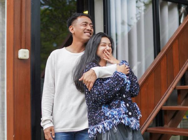 Mengharukan, Fanny Ghassani dan Suami Jalani Bayi Tabung usai 9 Tahun Menanti Momongan
