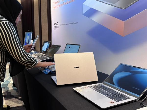 ASUS ExpertBook P5 G2 (PM5406) ASUS ExpertBook P5 G2 (PM5406) yang resmi dirilis di Indonesia. (Foto: Muhammad Sukardi)