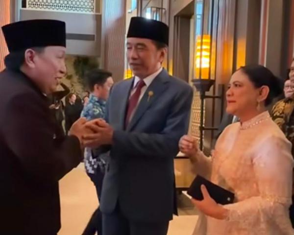 Jokowi dan Iriana Presiden ke-7 RI Joko Widodo (Jokowi) bersama sang istri Iriana menghadiri pernikahan putra pengusaha Boy Thohir, Minggu (26/7/2026). (Foto: Ist)
