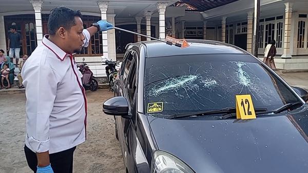 Bentrokan di Bangkalan Berujung Penembakan, 1 Orang Terluka 2 Mobil Rusak