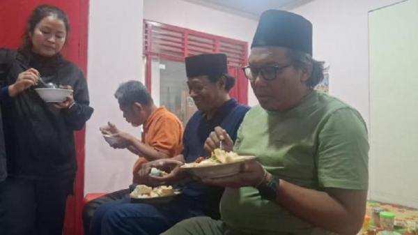 Tradisi Saparan di Lereng Merbabu, Warga Open House dan Tamu Wajib Makan