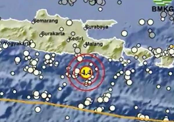 Gempa Dangkal Hari Ini M 4,4 Guncang Malang Jatim, Berpusat di Laut