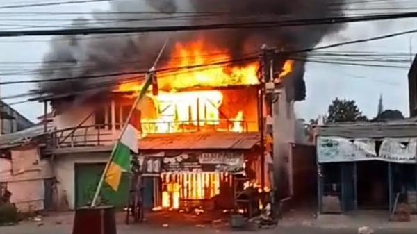 Kebakaran Hanguskan Ruko Bengkel dan Toko Elektronik di Bandar Lampung