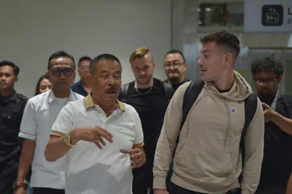 Mariano Peralta Tiba di Bandung, Sambutan Bobotoh Bikin Bomber Argentina Ini Tak Sabar Bela Persib