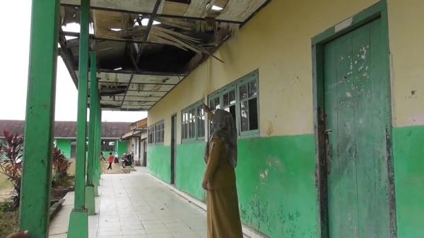 Kondisi bangunan Sekolah Dasar Negeri (SDN) &nbsp;2 Taman Endah, Kecamatan Purbolinggo, Kabupaten Lampung Timur, memprihatinkan. (Foto: iNews).