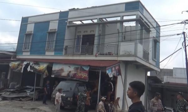 Angin Puting Beliung Terjang 2 Desa di Kerinci Jambi, Puluhan Rumah dan Sekolah Rusak 