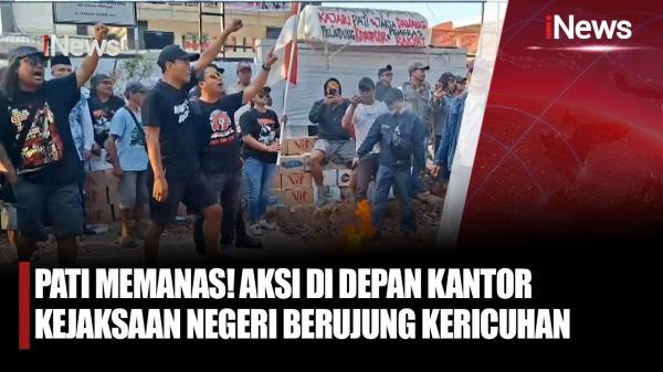 Demo di Kejari Pati Memanas: Ratusan Massa Lempar Telur Busuk hingga Siram Petugas Air Selokan