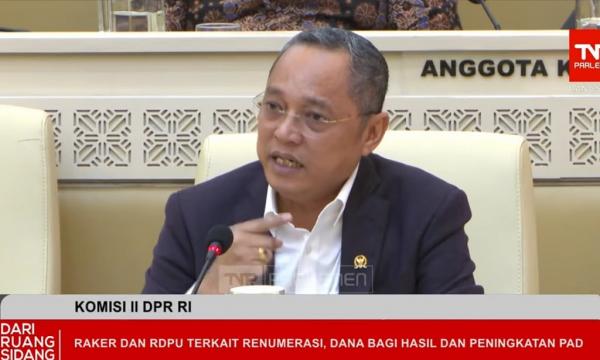 Fraksi PDIP DPR Tolak Pendapatan Daerah Dipotek buat Insentif Tambahan Bupati hingga Gubernur