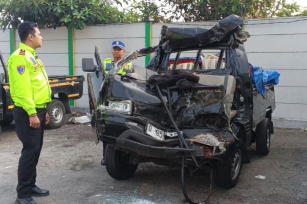 Kronologi Kecelakaan Maut di Tol Cipularang, Mobil Pikap Tabrak Truk Tewaskan 2 Orang