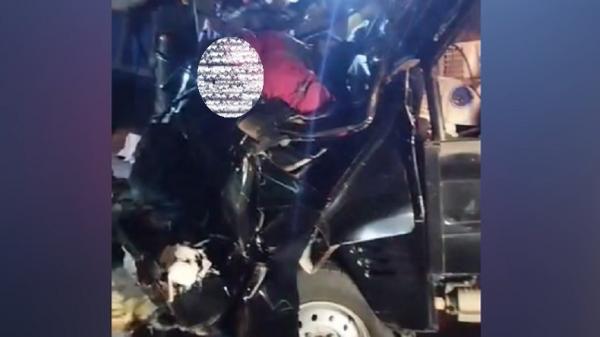 Pikap Pengangkut Tahu Tabrak Truk di Tol Cipularang, 2 Orang Tewas