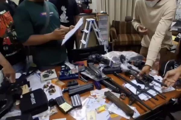 Geger 995 Senjata Api Ditemukan di Sekolah Swasta Jaksel, Polisi Turun Tangan