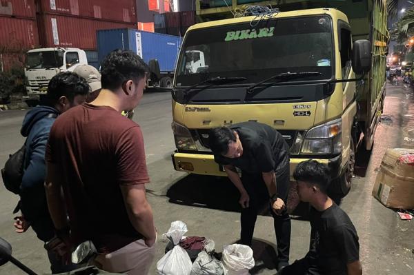 Polisi Gagalkan Penyelundupan 150 Kg Pasir Timah dari Babel via Tanjung Priok, Tangkap 1 Orang