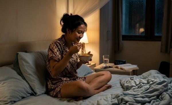 4 Kebiasaan Sebelum Tidur yang Bisa Merusak Ginjal, Nomor 1 Sering Diabaikan