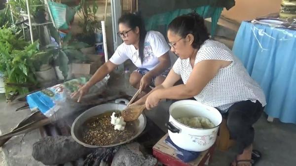 Dodol Wajik Sangihe Proses pembuatan dodol wajik menjadi salah satu kuliner tradisional khas Kepulauan Sangihe yang masih digemari masyarakat. (Foto: iNews).