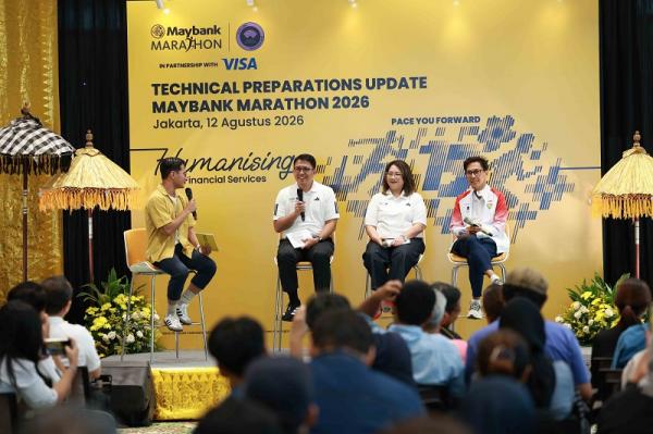 Technical Preparations Update Maybank Marathon Project Director Maybank Marathon Bambang Irawan (kedua dari kiri), Country Manager Visa Indonesia Vira Widiyasari (tengah), dan Wakil Ketua Umum PB PASI Tigor Tanjung (kanan). (Foto: dok Maybank)