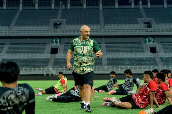 Bernardo Tavares Tak Terburu-buru Tambah Pemain Asing Persebaya, Kuota 11 Bukan Prioritas