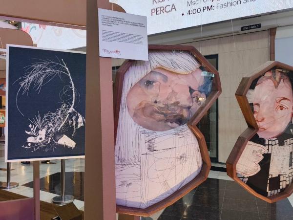Kain perca jadi karya seni Kain perca jadi karya seni yang dipamerka di Jakarta. (Foto: Mei Sada Sirait)