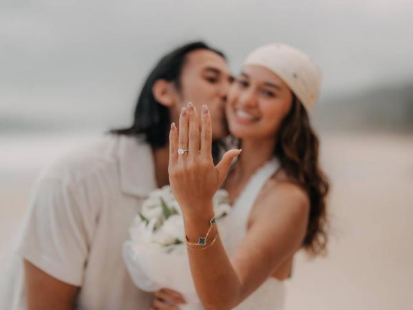 Perjalanan Cinta Sean Gelael dan Hana Malasan, dari Lebaran Bersama hingga Siap Menikah!