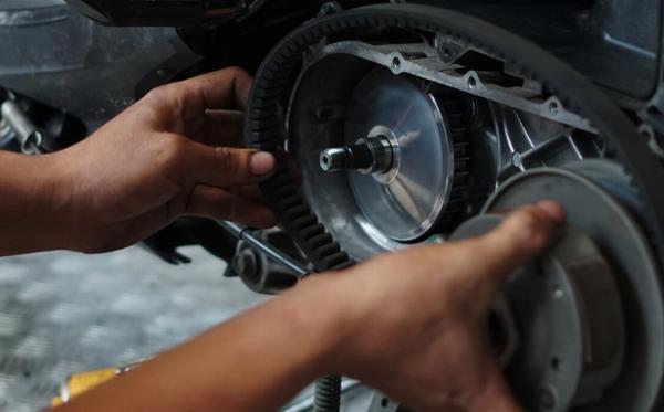 Cara Mencegah dan Mengatasi CVT Motor Matik Bunyi Gredek